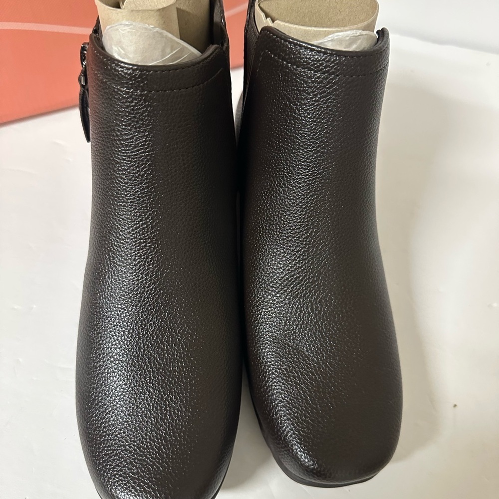 NWT Aleena3 Easy Spirit Dark Brown Ankle Booties Size 6 - Picture 4 of 5